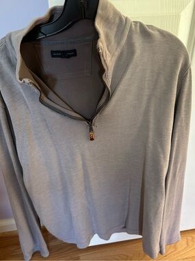 Banana Republic Men’s quarter zip jacket in gray size L